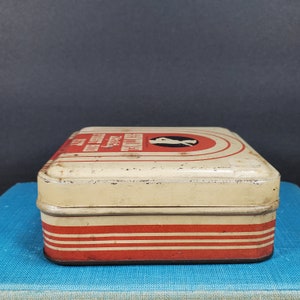 Boîte de rangement en métal vintage pour premiers soins, rouge blanc, boîte de rangement en métal, utilitaire sentinelle, trousse de premiers soins, boîte de rangement pour salle de bain, fabriquée aux États-Unis image 6