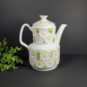 Vintage Daisy Flower Teapot Ceramic Double Decker Floral Teapot White Yellow Green Daisy Coffee Teapot Pitcher Enesco Japan Daisy Kitchen