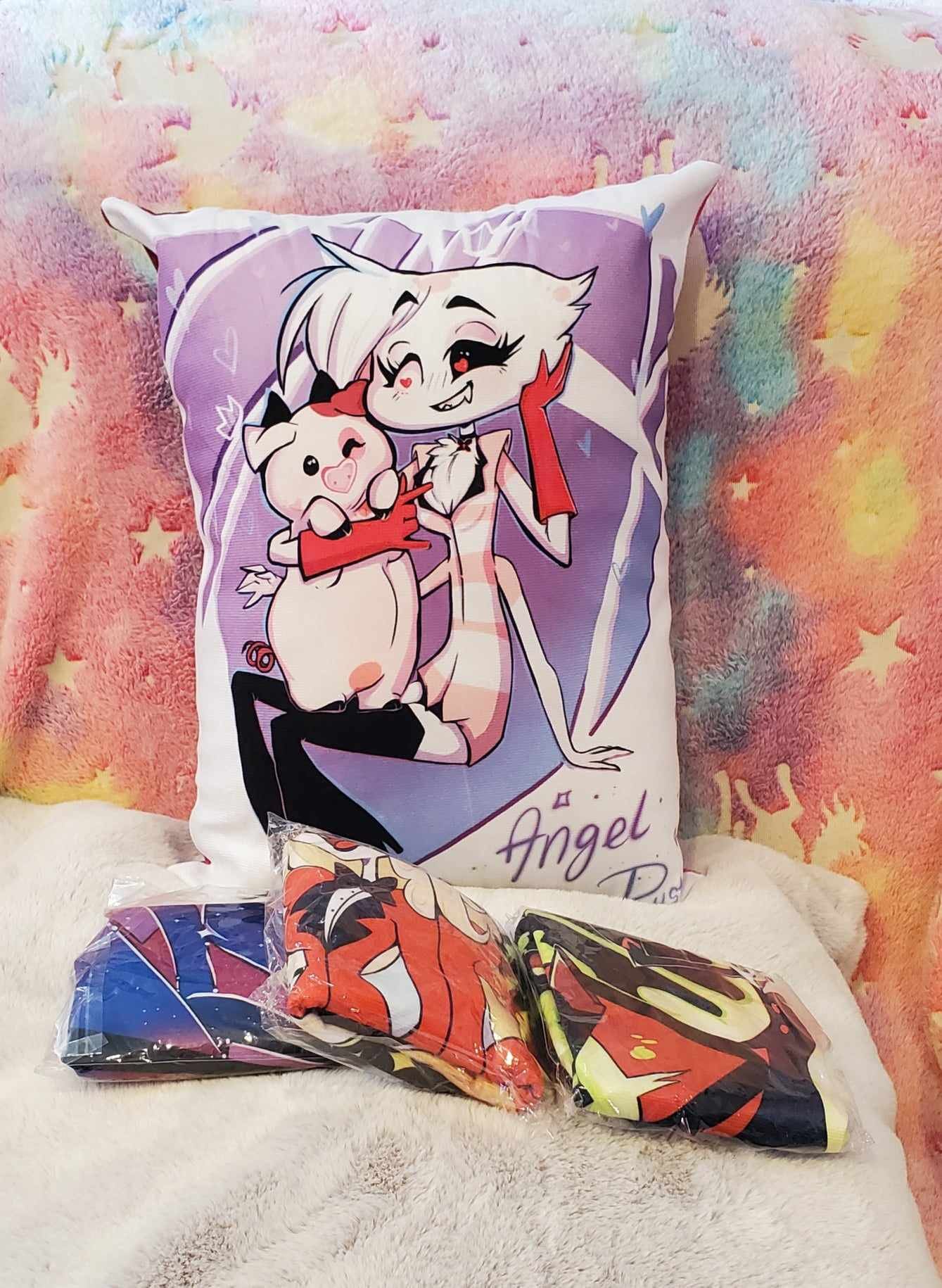 ヘルヴァボス　ルーナ　Loona Head Pillow pin Helluva Boss Loona Head Pillow w/ PRE ORDER PIN