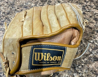 http://www.wilson.com/custom/gloves/login