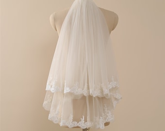 Floral Lace Wedding Veil: Short Tulle Bridal Veil with Bows