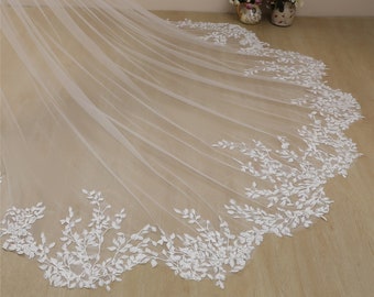 Scalloped wedding veil,bridal veil long,leaf lace veil,Wedding Veil Royal Cathedral,lace veil Cathedral,one tier veil,veil with comb,custom