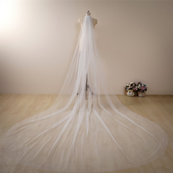 Pearl Veil,Veil with pearls,Veil Cathedral,Bridal Veil comb,Wedding Veil with comb,scattered pearl veil,Pearl Chapel/floor Veil ivory/white
