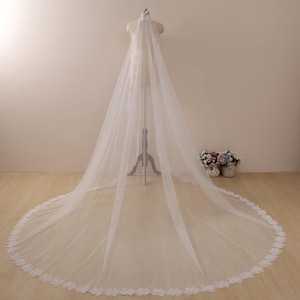 floral lace mantilla veil,Lace Wedding Veil,Bridal Veil long,Cathedral veil,veil for wedding,veil with comb,veil mantilla style,soft lace