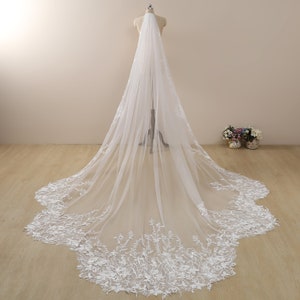 Scallop Veil,Floral lace veil,veil with sequin,lace applique veil,Cathedral wedding veil,bridal veil soft,long veil dramatic,veil with comb