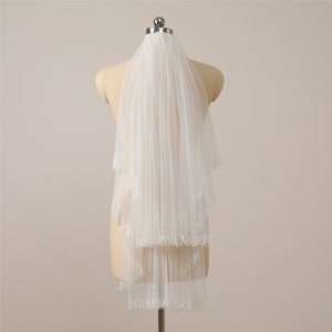 Unique Princess Veil Gorgeous Beaded Pendant Bridal Veil with Blusher Ivory Veil Bachelorette Veil Fingertip Veil Beads Short Veil 2 Tier