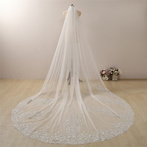 Sequined Wedding Veil Glitter Sequin Cathedral Veil Beaded Wedding Veil Sparkly Bridal Veil with Lace Floral Veil Chapel Length Veil,Bridal