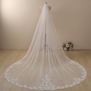 Wedding Veil comb,Bridal Veil,Cathedral,Chapel,fingertip veil,Flower veil,Veil with sequins,Lace Wedding Veil,Celestial Floral Veil Soft