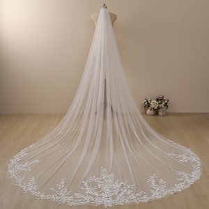 Wedding Veil comb,Bridal Veil,Cathedral,Chapel,fingertip veil,Flower veil,Lace Wedding Veil,Celestial Floral Veil,Soft Wedding Veil ivory