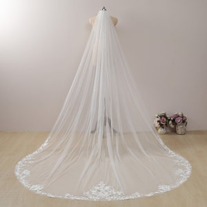 Vintage Wedding Veil with Thin Lace Drop Veil Floral Lace Cathedral Veil with Comb Long Bridal Veil Soft Tulle Veil Ivory Chapel Length Veil