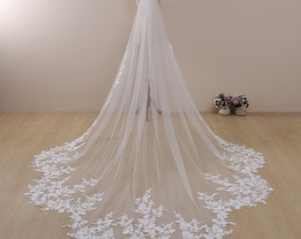 Voile de mariée cathédrale festonné en dentelle florale, long voile de mariée