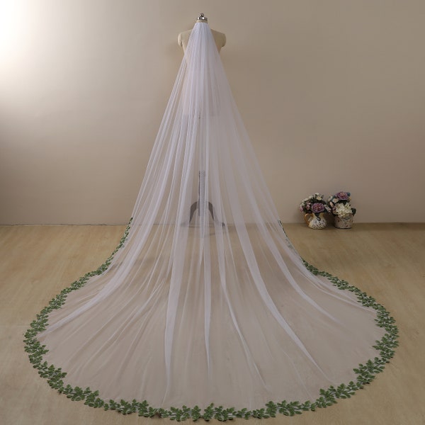 Enchanting Green Leaves Wedding Veil,Leaf Vine Bridal Veil,Customizable Length veil,Handmade Veil,veil with comb,Cathedral/Chapel veil