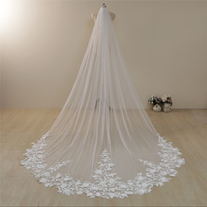 Veil,Bridal Veil.Wedding,Sheer veil,3 D flowers Pearl Veil,Vintage Flowery Veil,Cathedral Veil,soft tulle veil,costume veil Chapel length