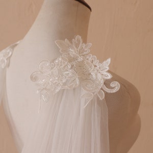 Lace Bridal Cape Veil Ivory Cathedral Wedding Veil Floral Wedding Cape Lace Chapel Veil Bridal Tulle Capelet with Lace Applique on Shoulder