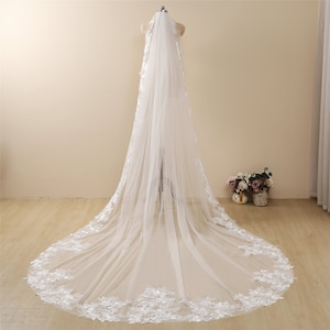 Bridal Veil,Vintage Flowery Wedding Veil, Floral Cathedral Veil,Floral Cathedral Veil,Flowery Chapel Wedding Veil,Lace Chapel Length Veil