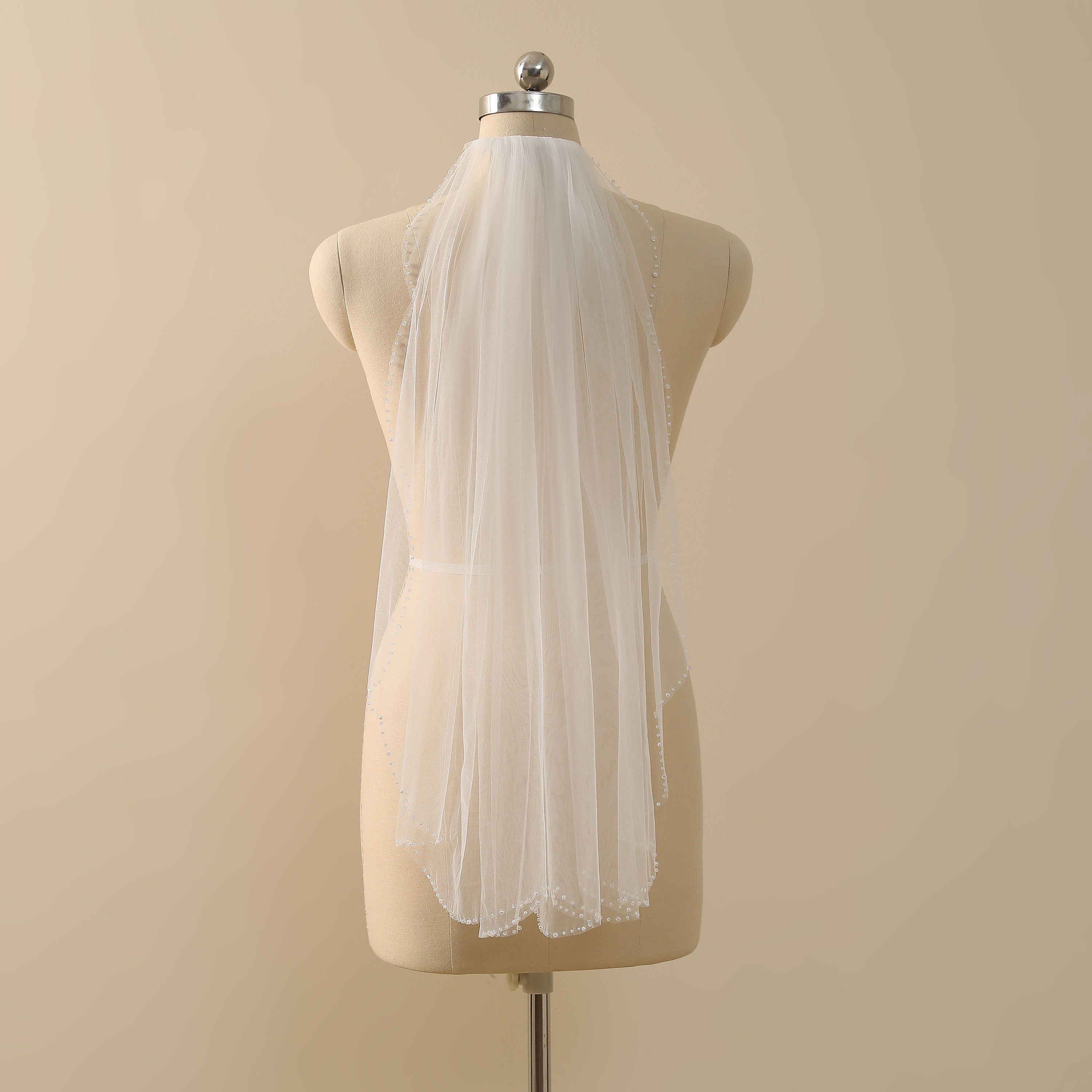 Soft Bridal Veil Beaded Edge Wedding Veil Vintage One Tier Veil Fingertip Bridal Veil with Pearls White/Ivory Drop Veil Waltz Wedding Veil