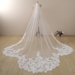 Wedding Veil,floral lace veil,Bridal veil,Veil wedding,simple lace veil,Wedding Veil Cathedral,Royal Cathedral Veil,long veil,scallop veil