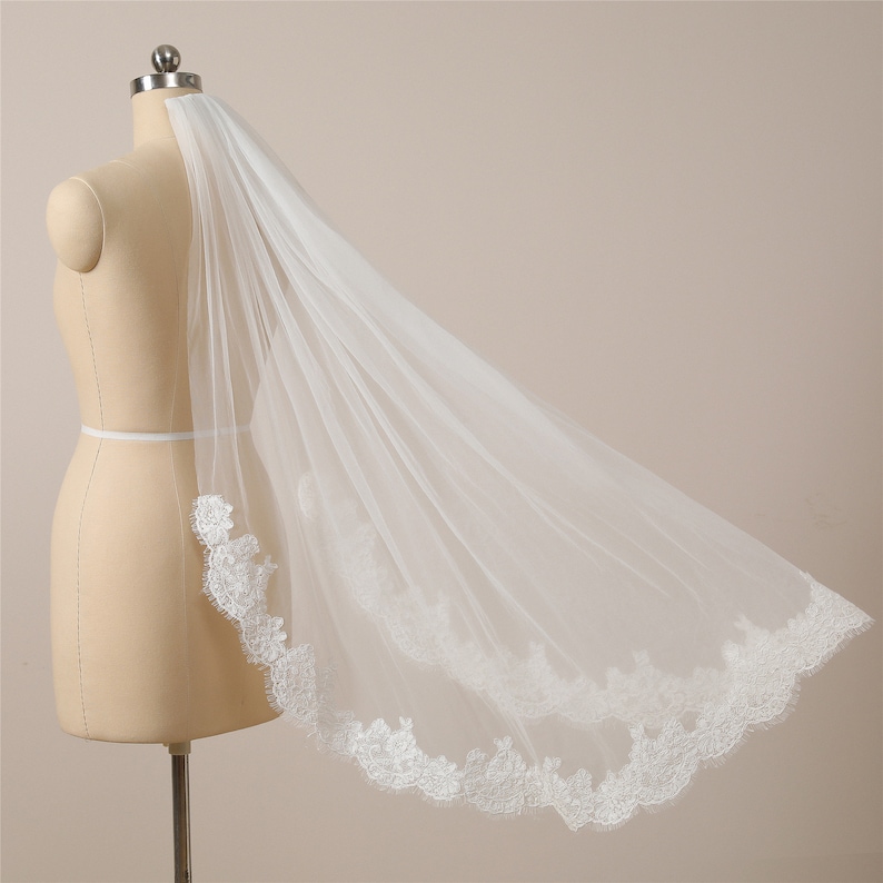 Chantilly Lace Veil Ivory Eyelash Lace Bridal Veil Fingertip Etsy