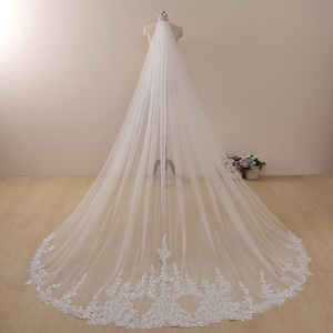 Cathedral wedding veil,floral beads veil,gold thread veil,veil with beads,sequins,bridal veil,Chapel veil soft,veil with comb,veil sparkle