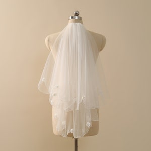Voile de mariage en dentelle florale 3D Voile de mariage court en perles et dentelle Voile de mariée ivoire Voile de mariage blanc Voile de mariage doux
