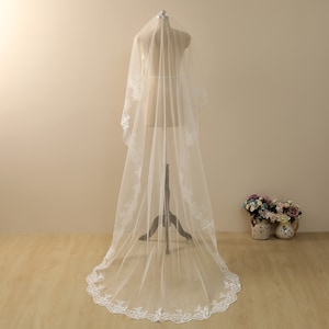 Voile tombant, voile fard à joues, dentelle champagne et blanche, longueur de la chapelle du voile, voile de mariage cathédrale, blanc/ivoire, voile de mariée dentelle florale, voile de tulle doux