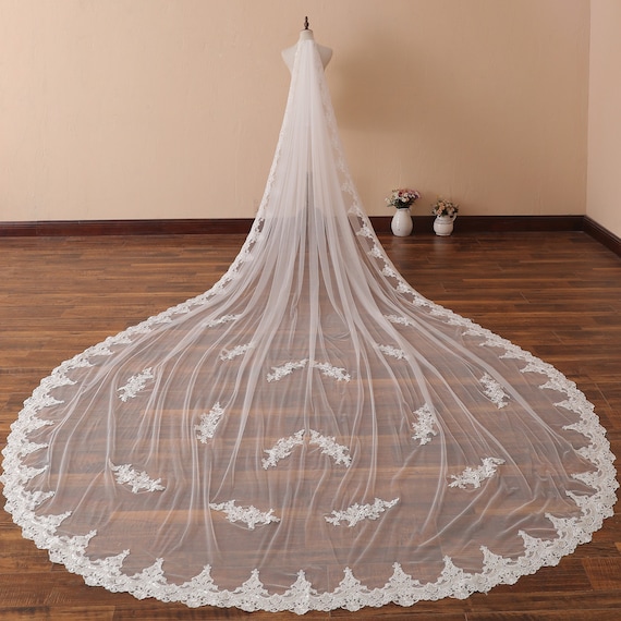Beautiful Ivory Tulle Cathedral Wedding Veil With Lace Applique Edge Beautiful Ivory Tulle Cathedral Wedding Veil With Lace Applique Edge