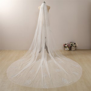 Marry Bridal US Silver Sparkle Bridal Veil Scattered Lace Wedding Veil Glitter Beaded Lace Veil Floral Church Veil Long Floor Length Veil