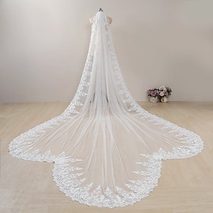 Custom Length Lace Wedding Veil,Dramatic Veil with lace at the edge,Unique Cathedral Veil,Floral Lace Edge Veil,Ivory Chapel Lace Veil