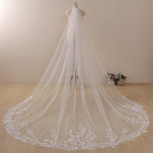 floral lace veil,Cathedral wedding veil,long bridal veil,veil for wedding,veil with sequins,lace Wedding Veil,veil with comb,one tier veil