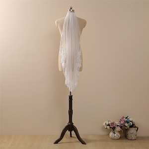 Short Veil with Lace,Bridal veil with comb,Wedding Veil Fingertip floral Lace Bridal Veil One Tier Ivory,Veil lace,floor length ivory/white