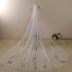 Elegant Wedding Veil,Wedding Veil,Floral lace bridal veil,Cathedral Veil,flower lace veil,Customizable Length Bridal Veil,Veil with Comb