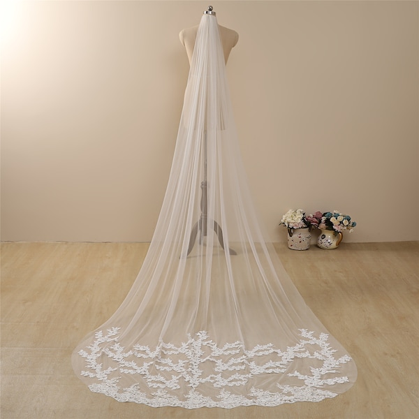 Elizabeth Lace Veil Chapel Length main image 1