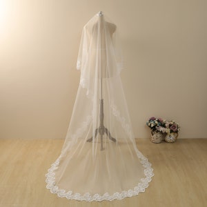 Floral lace veil,Wedding veil,Drop veil,blusher veil,champagne&white lace,Veil chapel length,Cathedral Veil,White/ Ivory,Lace Bridal Veil