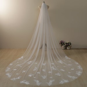 Bridal Veil,Vintage Flowery Wedding Veil, Floral Cathedral Veil,Floral Cathedral Veil,Flowery Chapel Wedding Veil,veil floor/chapel length