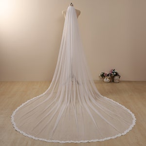 Brautschleier mit Pailletten, Vintage Blumiger Brautschleier, Schleier ivory, Schleier mit floraler Spitze, Schleier Spitze, Hochzeitsschleier Spitze