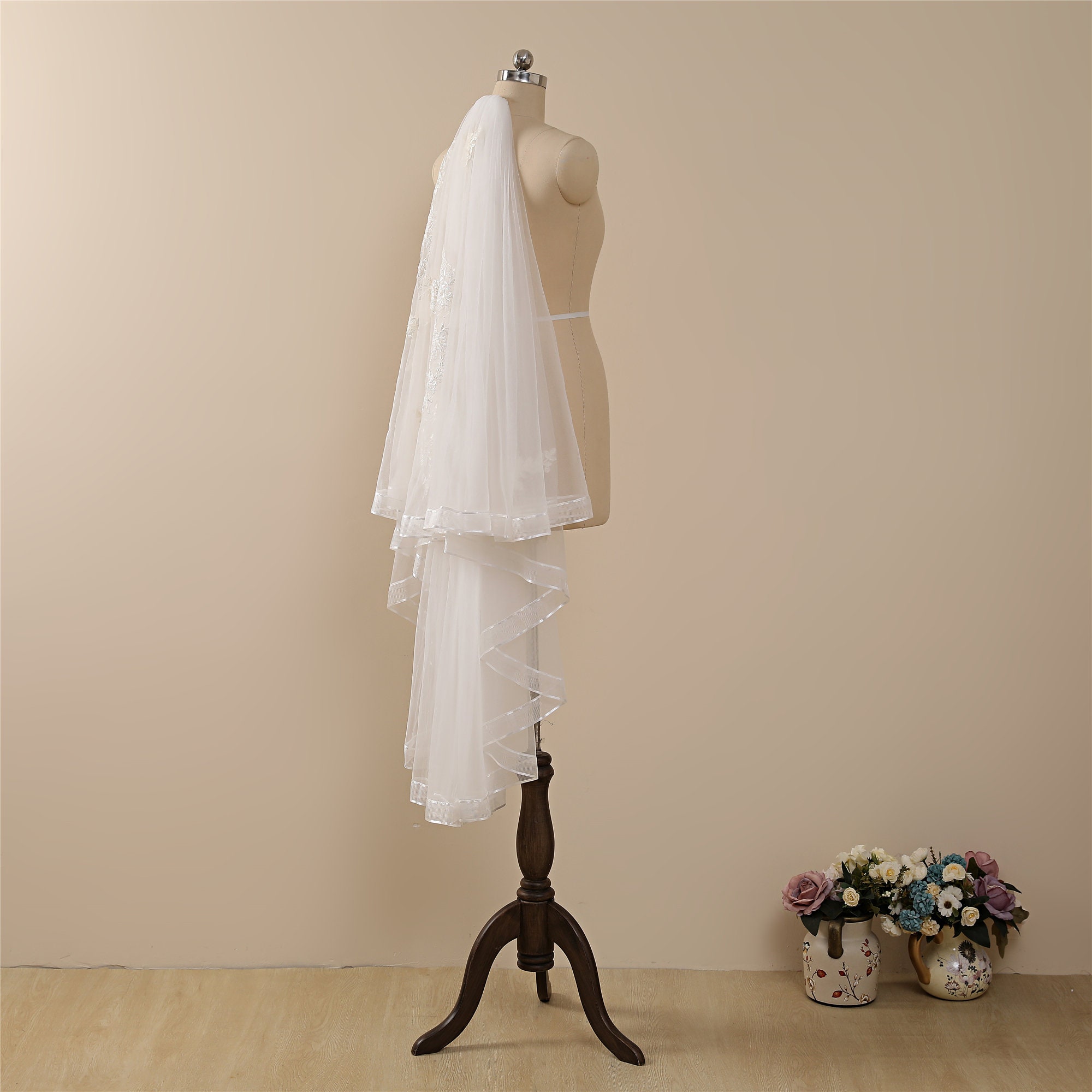 Short 2 Tiers Lace Wedding Bridal Veil Vintage Cut Edge Two Tier Short Veil | WeddingVeil.com main image 4