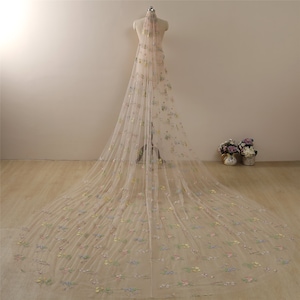 Boho wedding veil,colorful lace veil,Elegant Wedding Veil,Wedding Veil,Floral bridal veil,Cathedral Veil,Veil with Comb,custom length veil