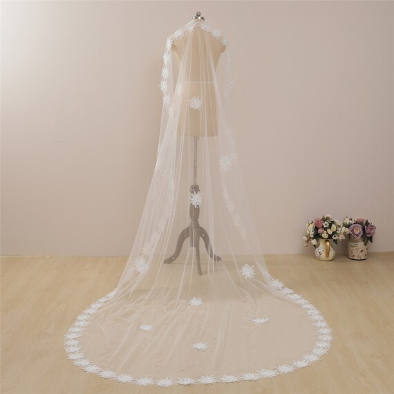 Beautiful Tulle Wedding Veil With Lace Appliques & Pearls Beautiful Tulle Wedding Veil With Lace Appliques & Pearls