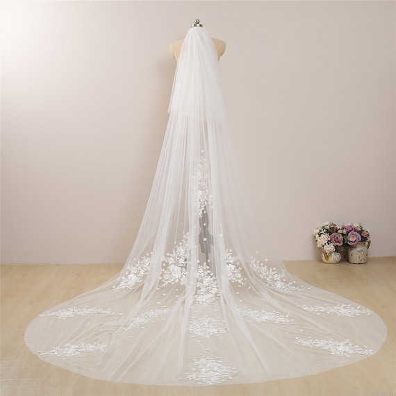 Vintage Ivory Wedding Veil with 