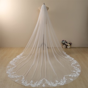 3D floral veil,veil with pearls,Bridal veil long,wedding veil ivory/white,Beaded Cathedral Vintage 3D Flower with Pearls Floral Lace Veil