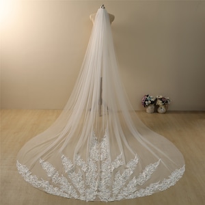 Wedding Veil Cathedral,Veil fingertip,Wedding Veil,Floral Lace with sequins Cathedral/Chapel length,Sequined Veil,Bridal Veil ivory/white