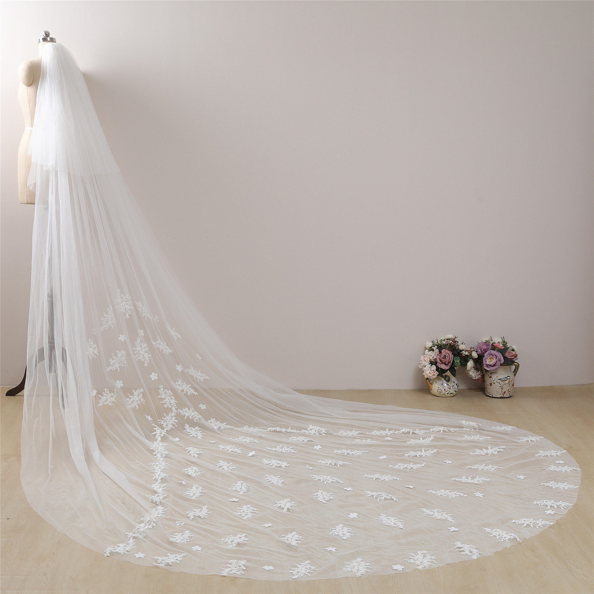 3D Floral Lace Cathedral Wedding Veil: Two Tier, Blusher  display picture 3