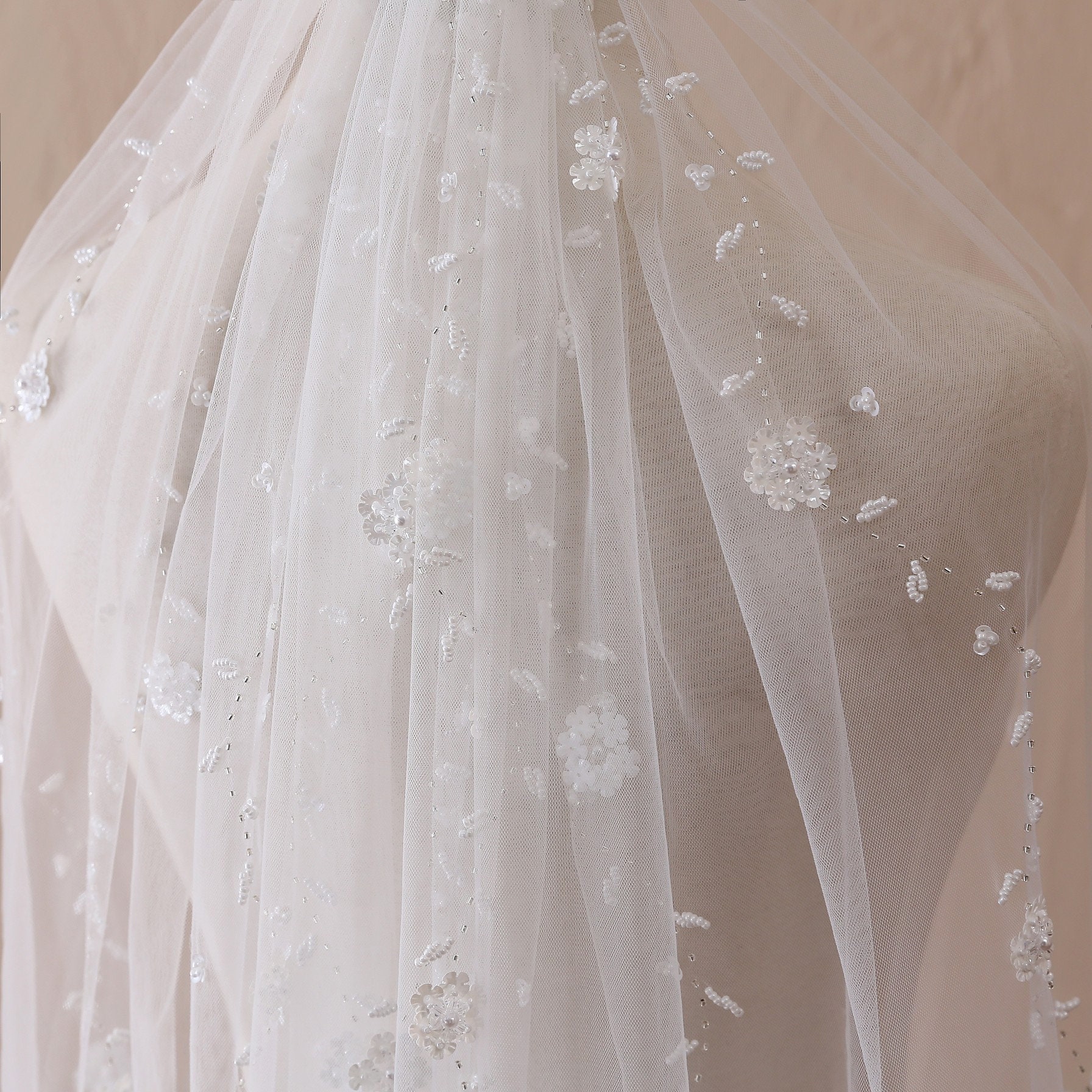 White Floral Beaded Wedding Veil, Pearl Tulle, Elbow Length  display picture 1