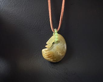 Natuurlijke jade gesneden zwaan hanger ketting | Handgesneden nefriet 籽料 | Groene jadekralen | Verstelbaar leren koord | Spiritueel cadeau voor haar