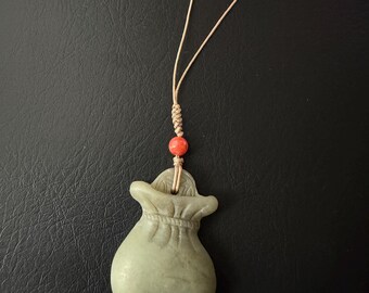 Amuleto de jade natural para bolsa de dinero / Colgante de bolsa de la fortuna / Amuleto de jade tallado para bolsa / Amuleto para teléfono o coche / Amuleto de la suerte con símbolo chino de riqueza