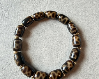 Tibetaanse schatvaas dzi-armband – natuurlijke agaat vatkralen gouden accentringen – overvloed armband Tibetaans boeddhistische sieraden geest cadeau