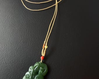 Natuurlijke nefrietjade ruyi 如意 hanger | Diepgroene handgesneden geluksketting verstelbaar koord Fengshui-sieraden cadeau voor haar COO U.S.