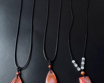 Natuurlijke Nanhong rode agaat hanger ketting | Handgeplukte steen | 3 stijlen: druppelvormig of rechthoekig | Verstelbaar koord | Cadeau genezend kristal