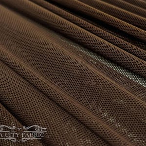 Bruine power mesh-stof met stretch op maat gesneden | 4-way stretch nylon spandex | 60-inch brede zachte mesh-stof