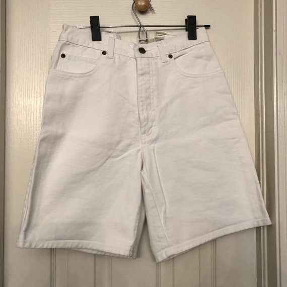 white mom jean shorts